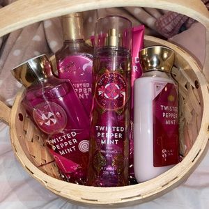 BUNDLE Wrapped bath and body works gift set